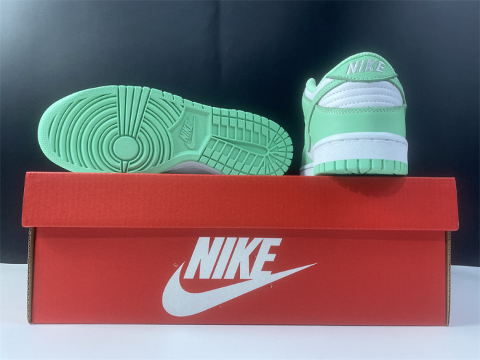 nike dunk low ＂green glow＂dd1503-105