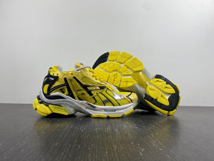 Ba*len*cia*ga runner yellow black 677402w2rd30510