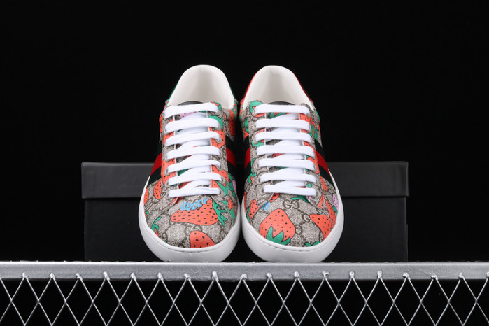 gi ace embroidered low-top sneaker h903p115