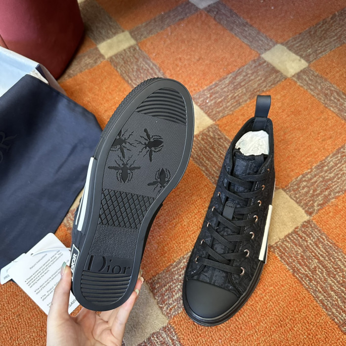 DR B23 HOMME KAWS D07